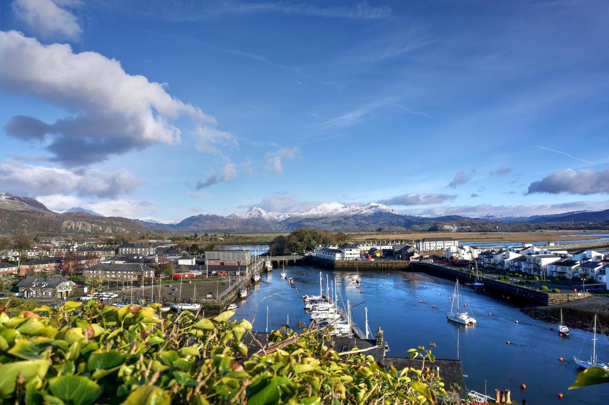 Porthmadog, Sleeps 11, 5 Bedrooms, 5 Bathrooms, Mountain Views Esterno foto