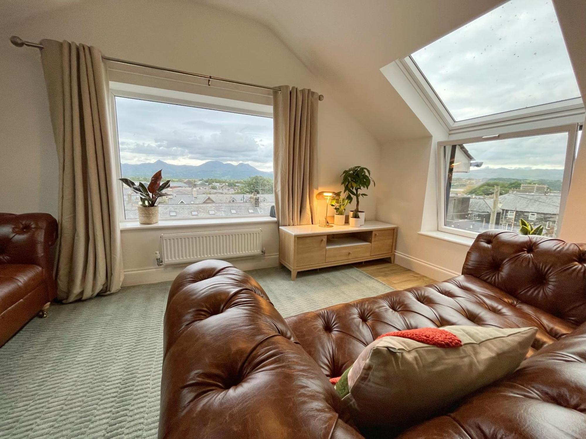 Porthmadog, Sleeps 11, 5 Bedrooms, 5 Bathrooms, Mountain Views Esterno foto